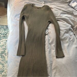 Cotton Cashmere Ribbed Long Sleeve Crew Midi Dress in Olive, Size Large